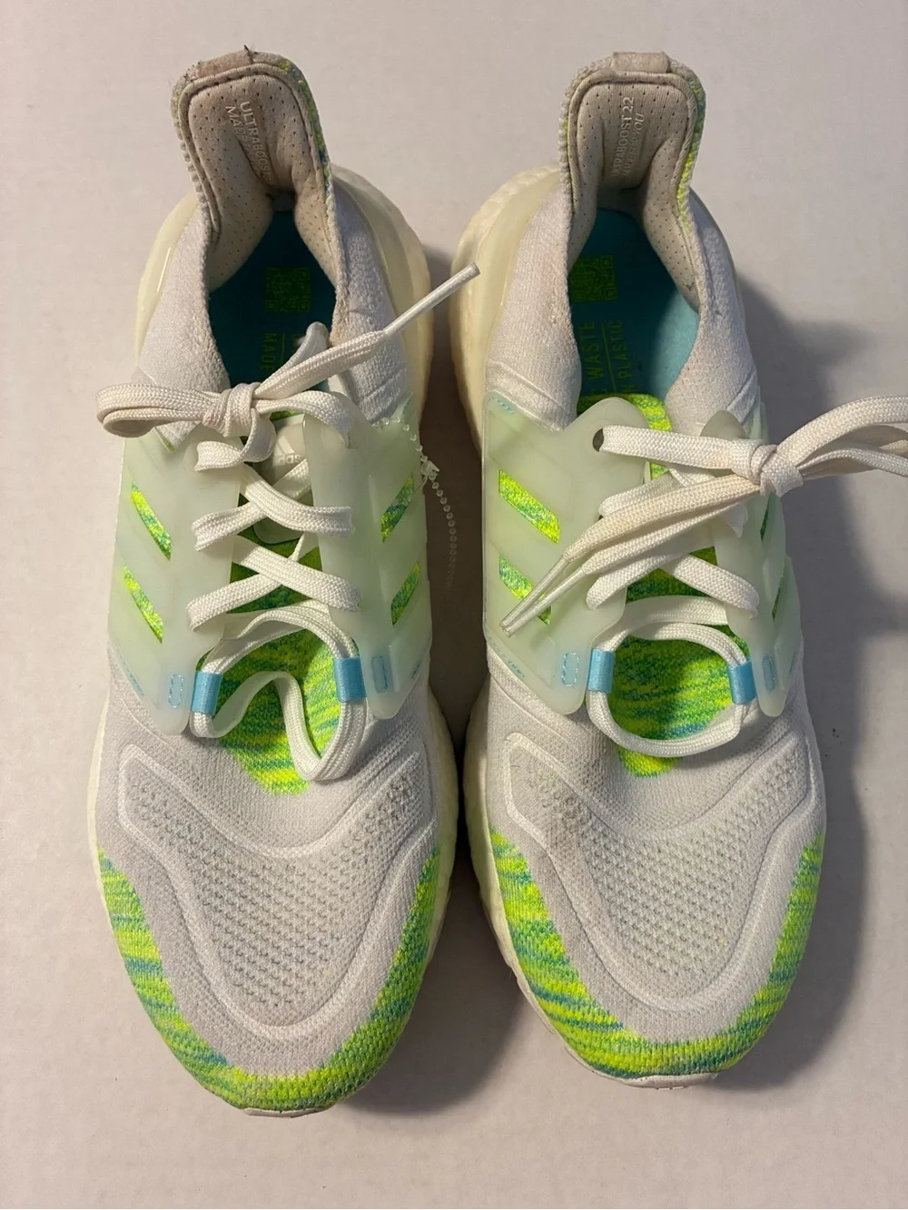 Adidas Ultraboost 22 Women's Running Shoes Size 7.5 Sneakers white yellow blue